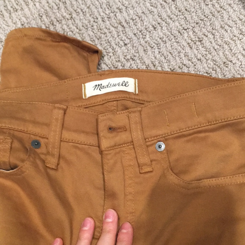 Madewell 9 inch high rise khaki color